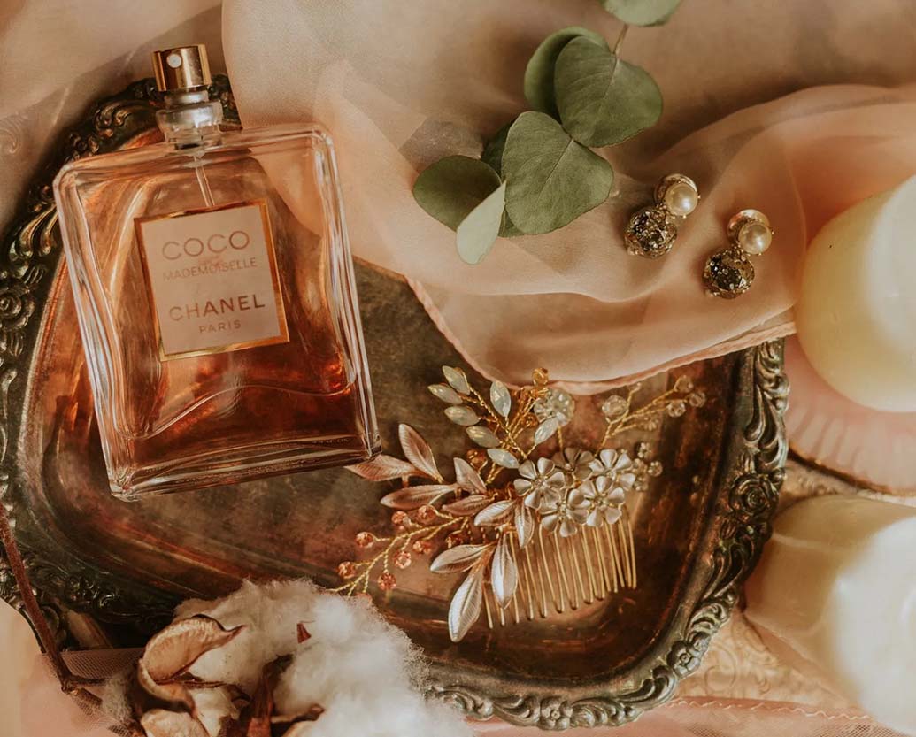 A Celebration of Scents: Eight Floral Fragrances Evoking a Festive Atmosphere